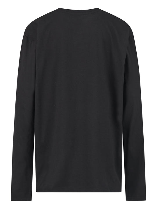 Rückansicht eines schlichten, schwarzen Langarmshirts ohne Aufdruck.