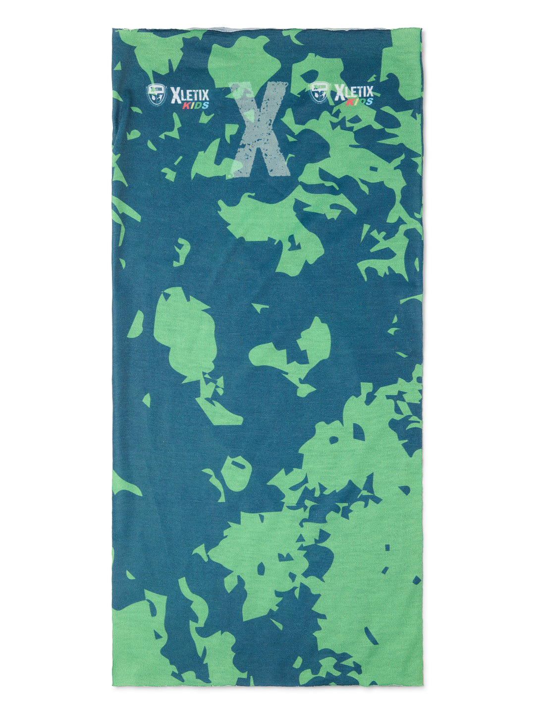 Grün-blaues Camouflage-Tuch, flach ausgelegt, mit zwei XLETIX Kids-Logos und großem X dazwischen.